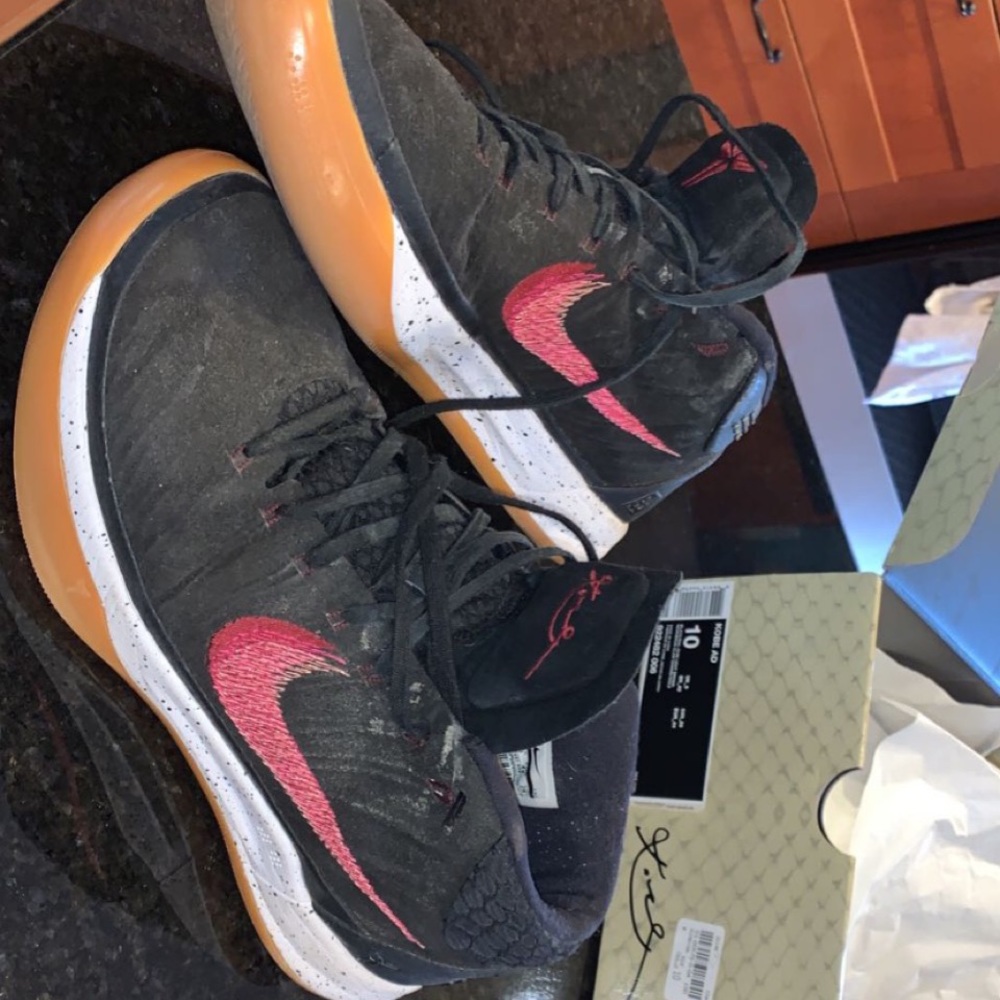 Kobe AD, size 10.